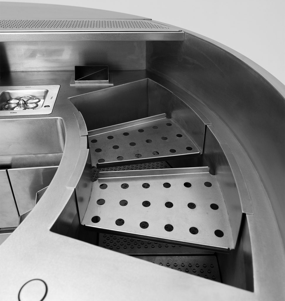 Refrigerated radial tanks