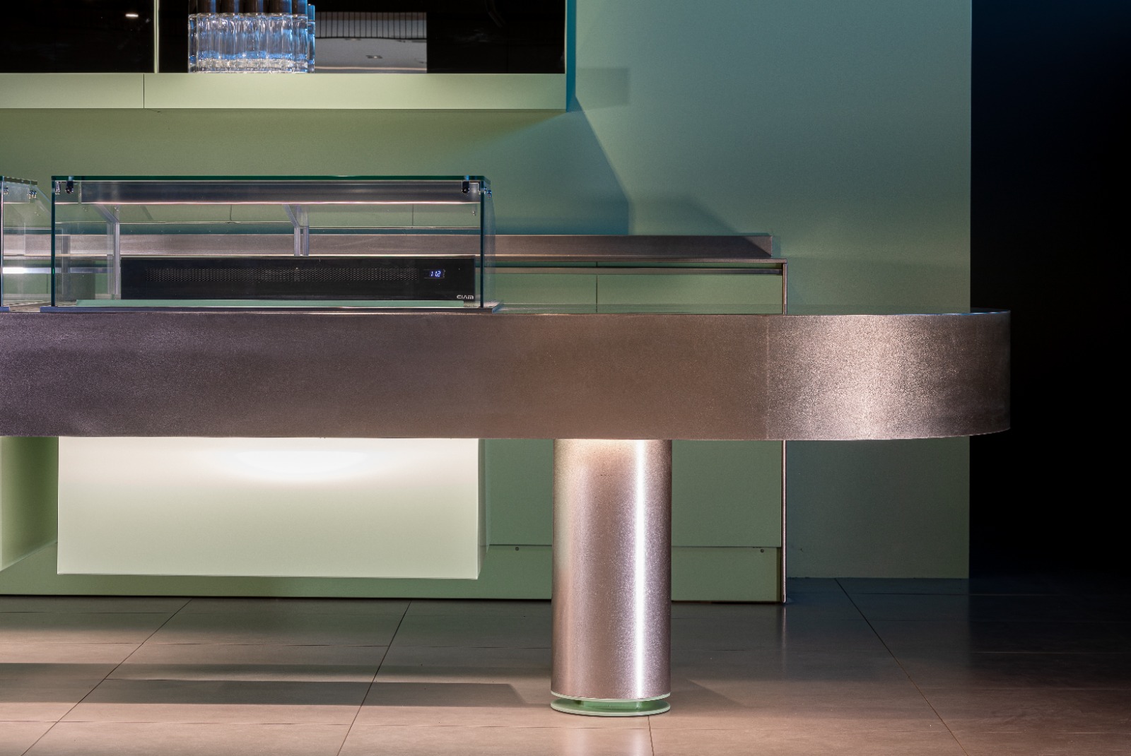 table lounge