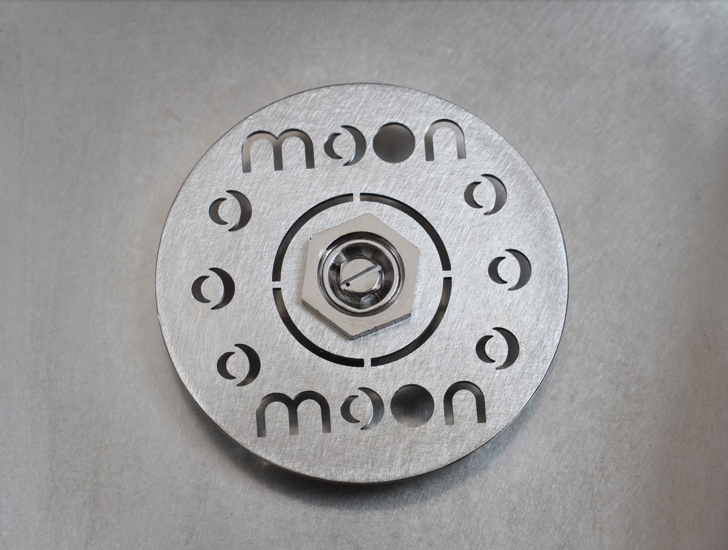 Moonline steel