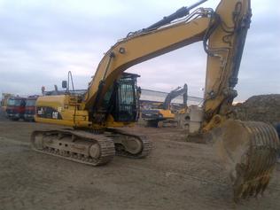 CAT 323D SA