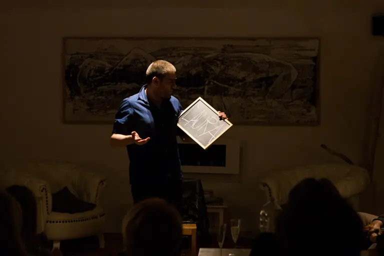 Con le tue labbra senza dirlo