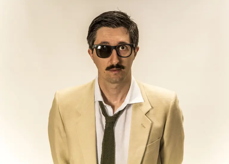 Il mio occhio destro ha un aspetto sinistro